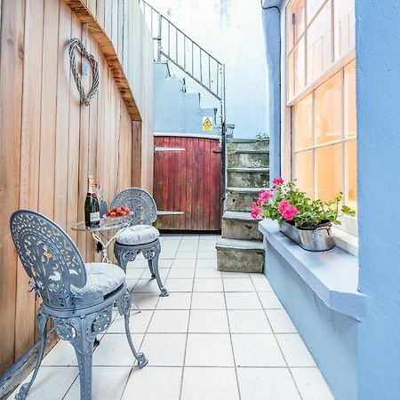 Ocean Waves Villa Tenby Exterior foto